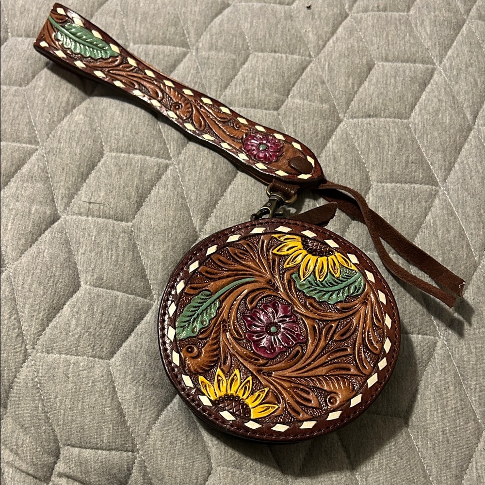 American Darling Wristlet - Picture 1 of 6